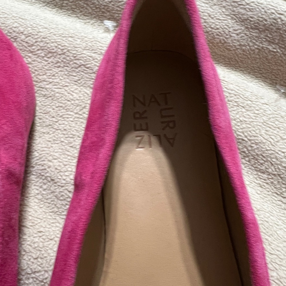 Naturalizer Fuchsia Women's Shoes - Picture 7 of 9